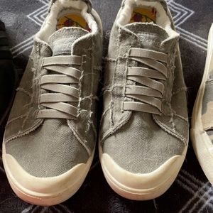 Blowfish slip on gray sneakers